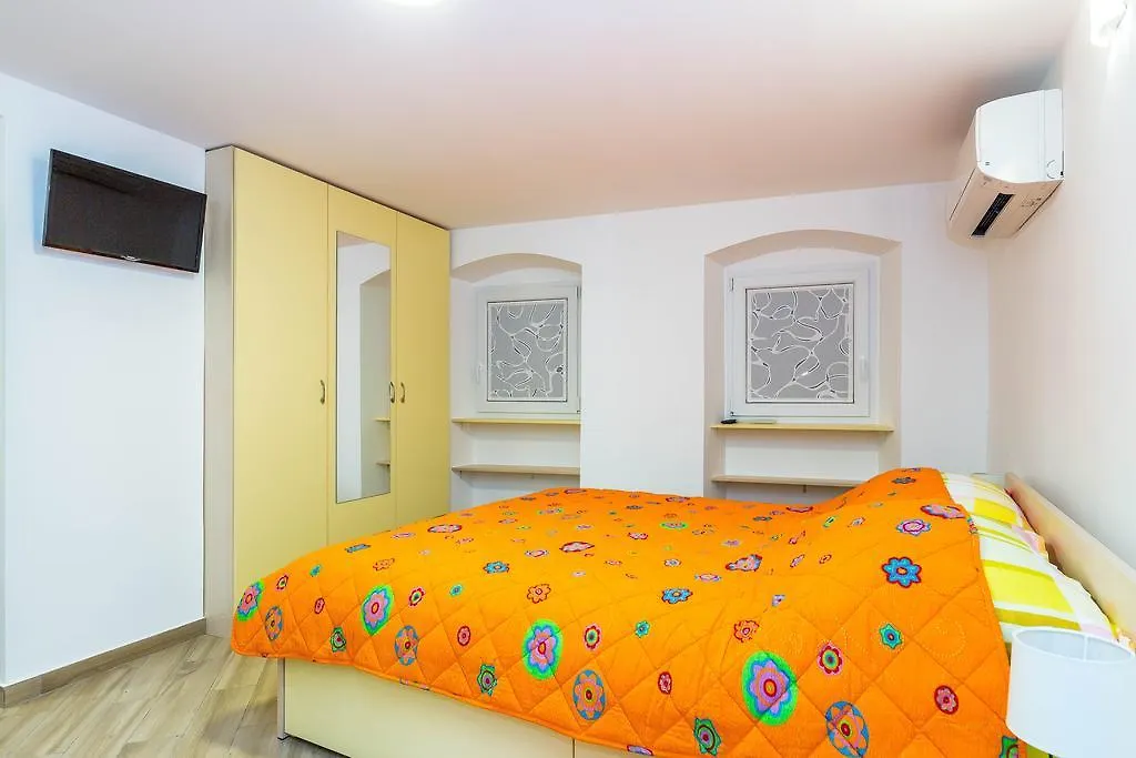 Studio Apartman Hana Lovran Apartment